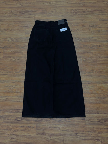 JET BLACK WIDE