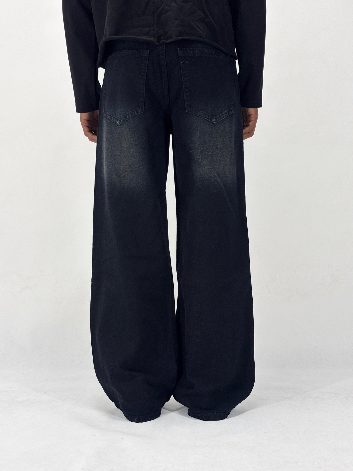 FAIDED WASH BLACK WIDE