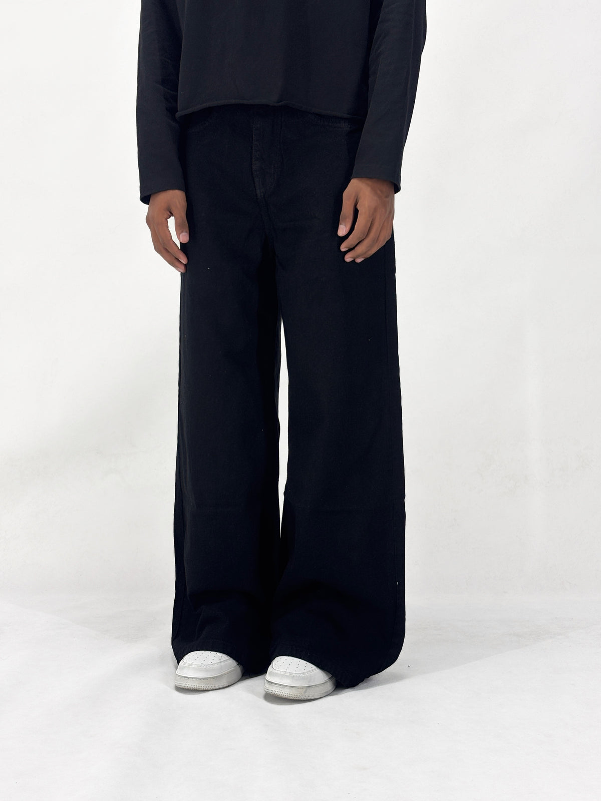JET BLACK WIDE