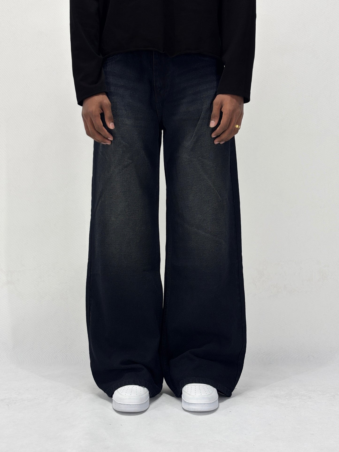 FAIDED WASH BLACK WIDE