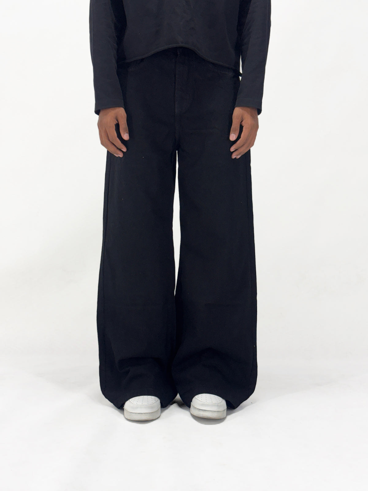 JET BLACK WIDE