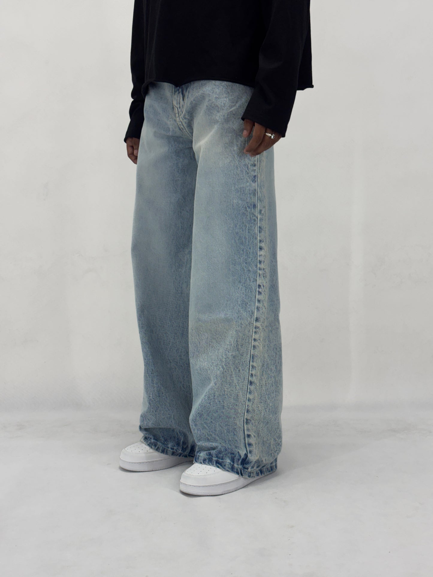 ICE BLUE DENIM